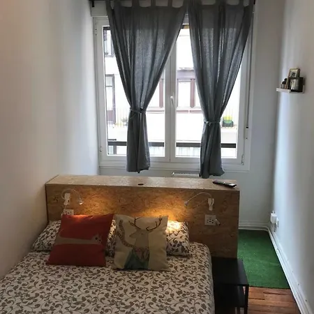 Kasa Usandizaga Проживання в сім'ї