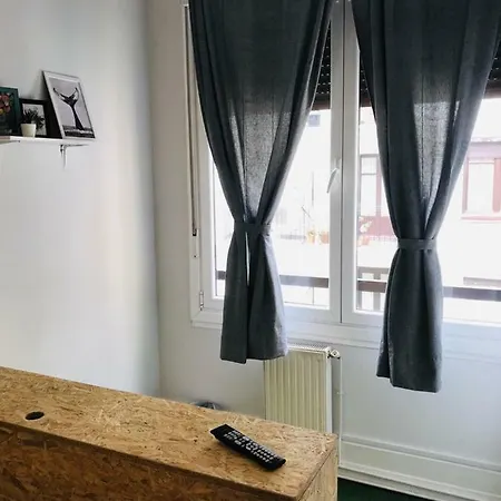 Kasa Usandizaga Проживання в сім'ї *