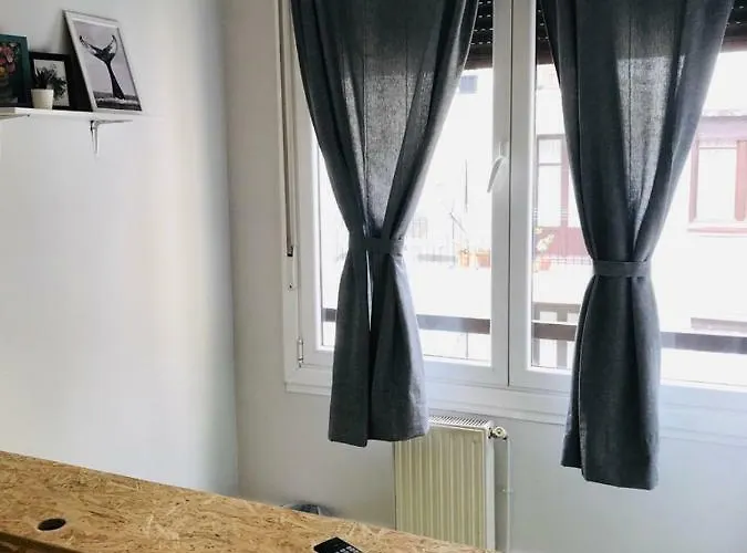 Kasa Usandizaga Проживання в сім'ї *